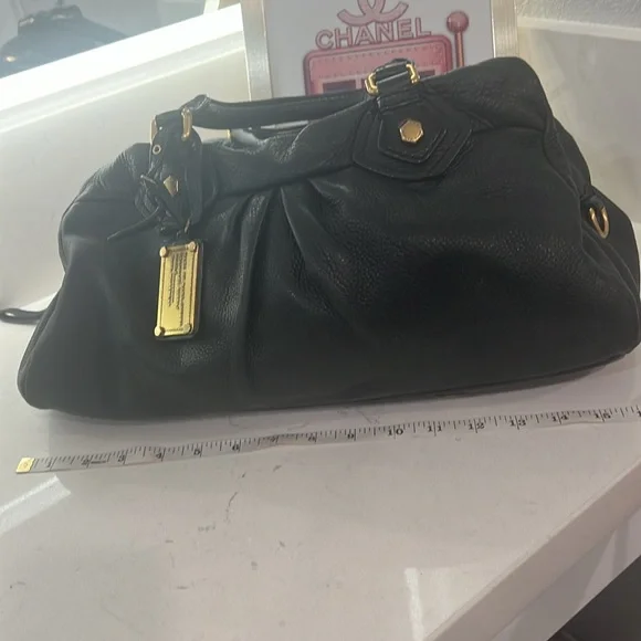 Marc by Marc Jacobs Leather Handbag EUC - black with gold hardware - Picture 15 of 16